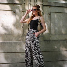 Leo-Print Musselin Hose