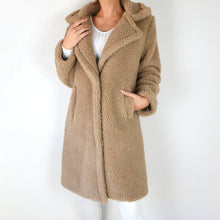 Cosy Teddy Mantel