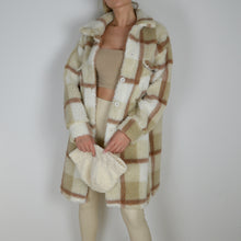 Dolly Teddy Mantel